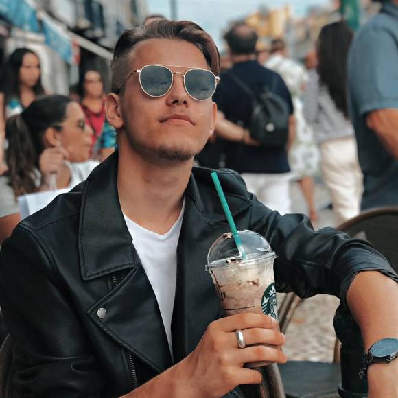 Meet your Posher, Alexandre - Picture 1 of 1